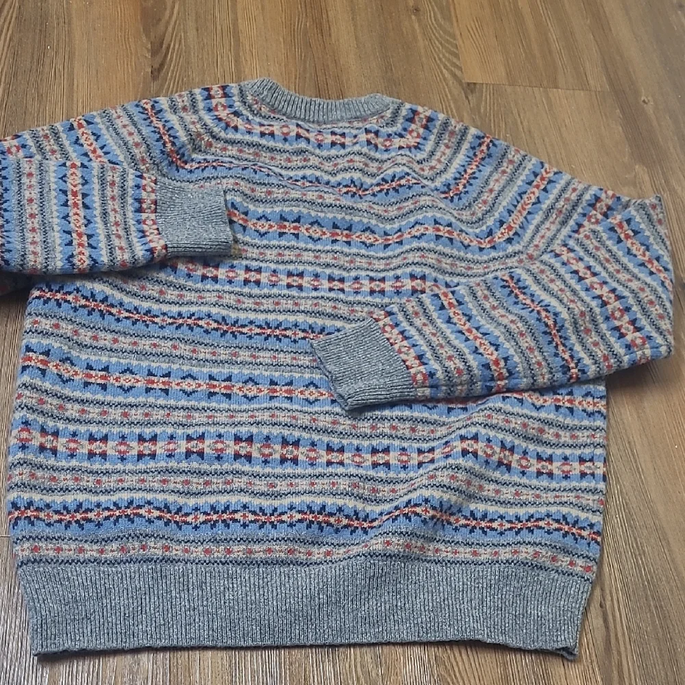 J. Crew Gray and Blue Patterned Crewneck Sweater used‎ good conditio zise L.